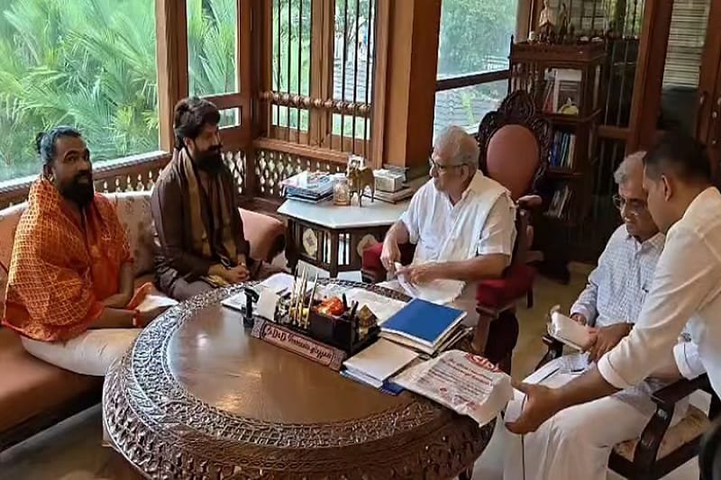 ‘ಟಾಕ್ಸಿಕ್’ ರಿಲೀಸ್ ಮುನ್ನ ಧರ್ಮಸ್ಥಳ ಮಂಜುನಾಥ ಸ್ವಾಮಿ ಸನ್ನಿಧಿಗೆ ರಾಕಿಂಗ್ ಸ್ಟಾರ್ ಯಶ್ ಭೇಟಿ: ವಿಶೇಷ ಪೂಜೆ!
